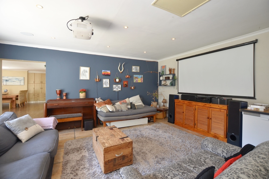 5 Bedroom Property for Sale in Welgelegen 2 Western Cape